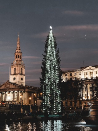 londres-fetes-noel-nouvel-an-illuminations-sapin-trafalgar-square