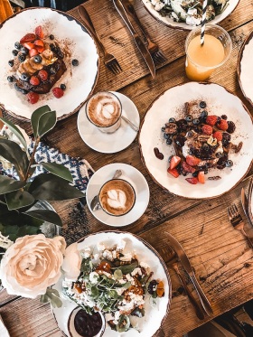 meilleures-adresses-londoniennes-white-mulberries-flatlay-londres