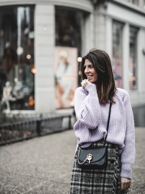 idee-look-pull-lilas-jupe-tweed-6