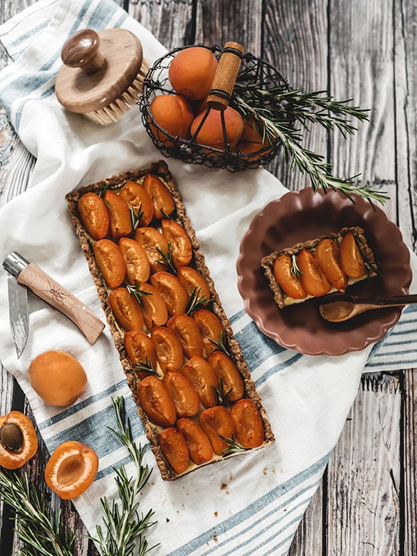 Tarte vegan abricot romarin
